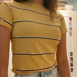 striped cropped yellow tee!